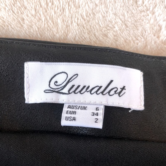 Faux leather wrap skirt - Picture 7 of 7